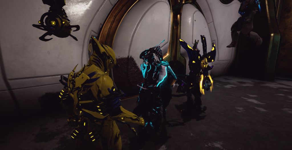 A successful squad of Warframes return to Cetus